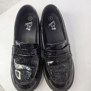 ART CLASS BRAND GIRLS SIZE 5 BLACK CHUNKY LOAFERS WITH A GLOSSY FINISH